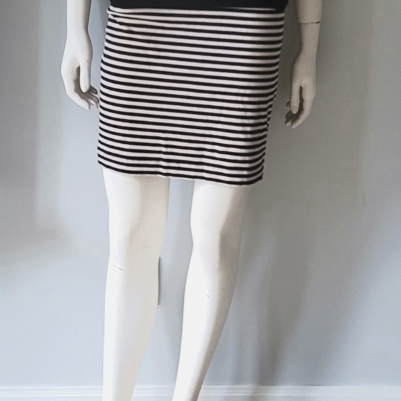 H&M Basic Black and White Striped Mini Skirt